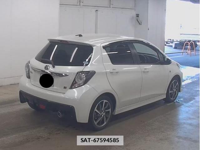 Toyota VITZ 2017-11 7817358-1
