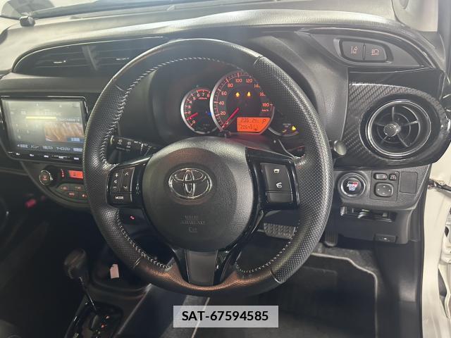 Toyota VITZ 2017-11 7817358-13