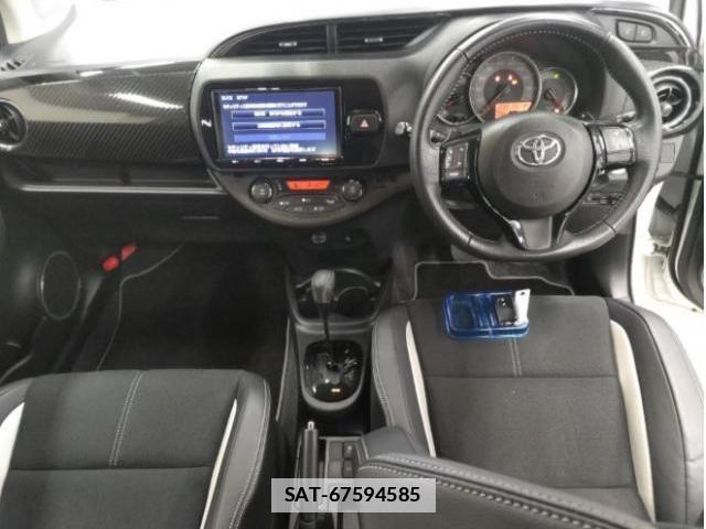 Toyota VITZ 2017-11 7817358-2