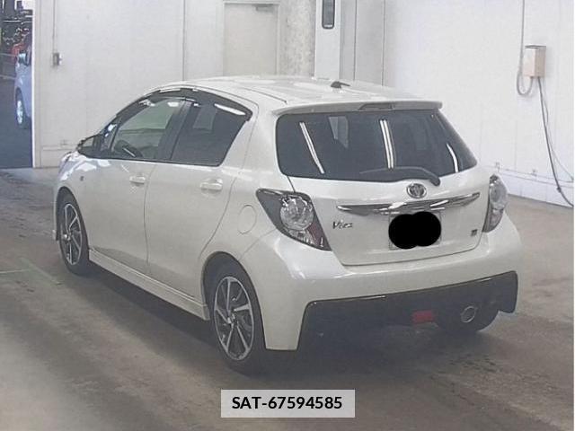 Toyota VITZ 2017-11 7817358-4