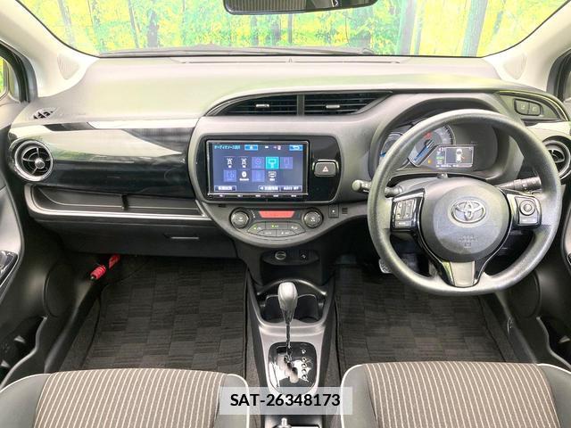 Toyota VITZ 2017-05 7818084-1