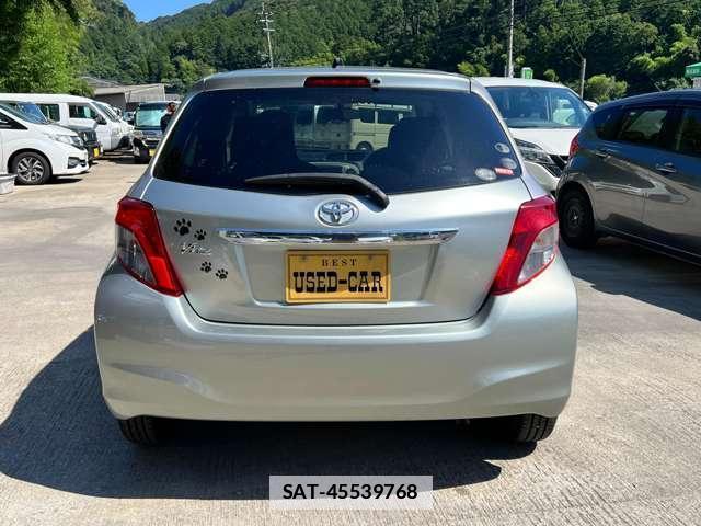 Toyota VITZ 2011-10 7819662-1