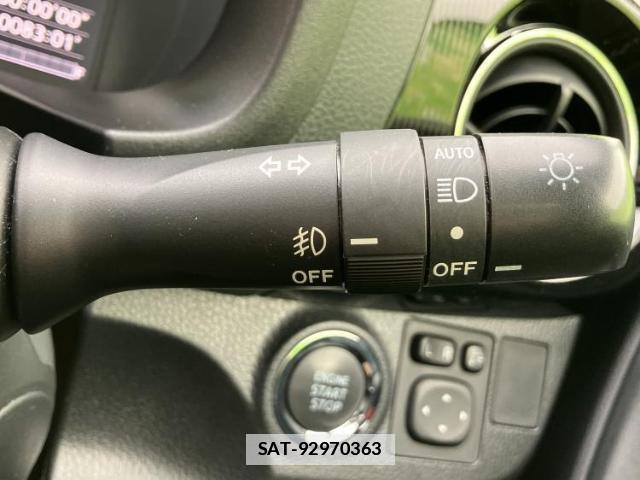 Toyota VITZ 2017-09 7821213-14