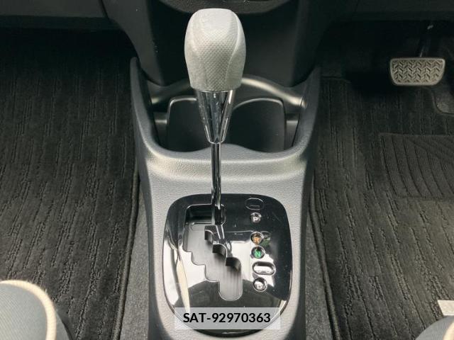 Toyota VITZ 2017-09 7821213-16
