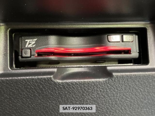 Toyota VITZ 2017-09 7821213-17