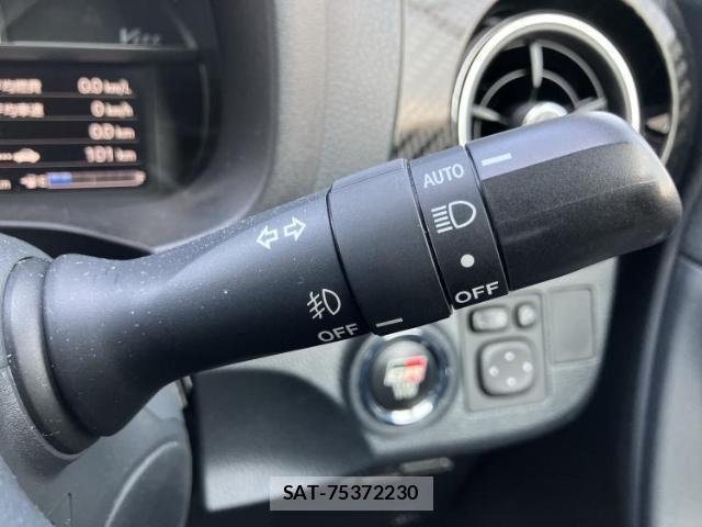 Toyota VITZ 2018-06 7821498-15