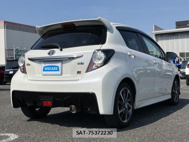 Toyota VITZ 2018-06 7821498-2