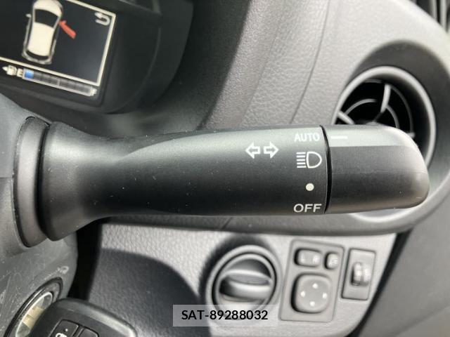 Toyota VITZ 2017-06 7821967-13