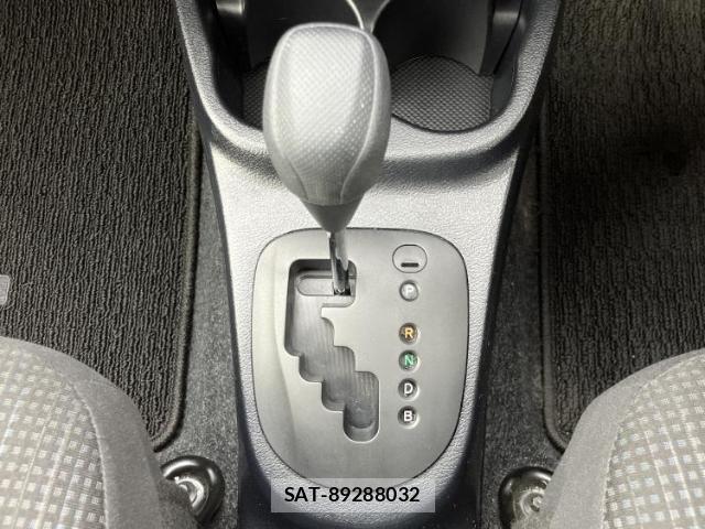 Toyota VITZ 2017-06 7821967-15