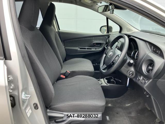 Toyota VITZ 2017-06 7821967-4