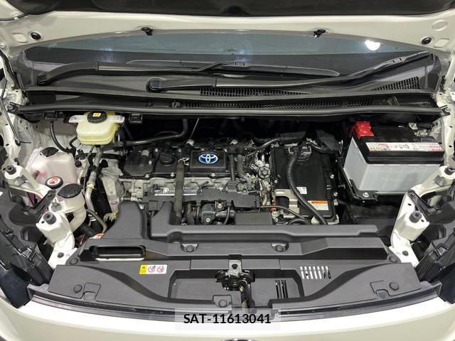 Toyota VOXY 2023-10 7811745-19