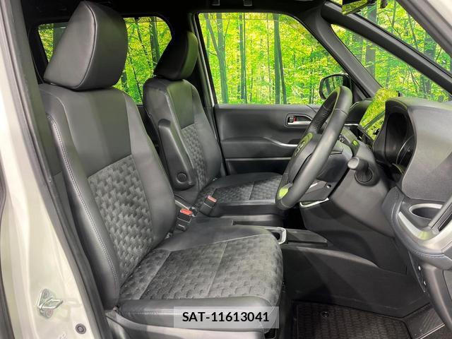 Toyota VOXY 2023-10 7811745-8