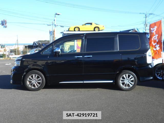 Toyota VOXY 2011-11 7812061-10