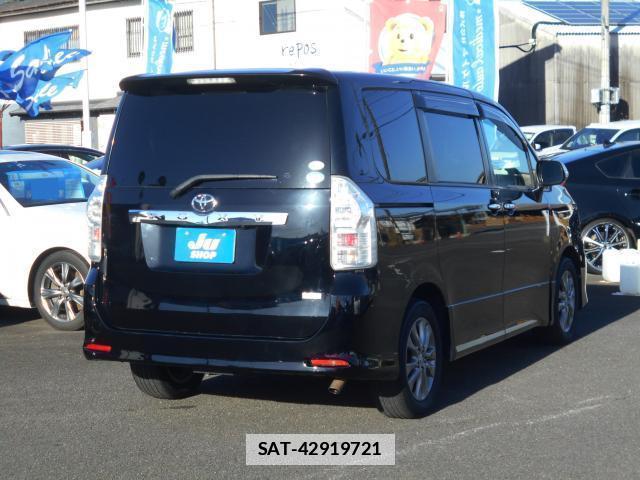 Toyota VOXY 2011-11 7812061-13