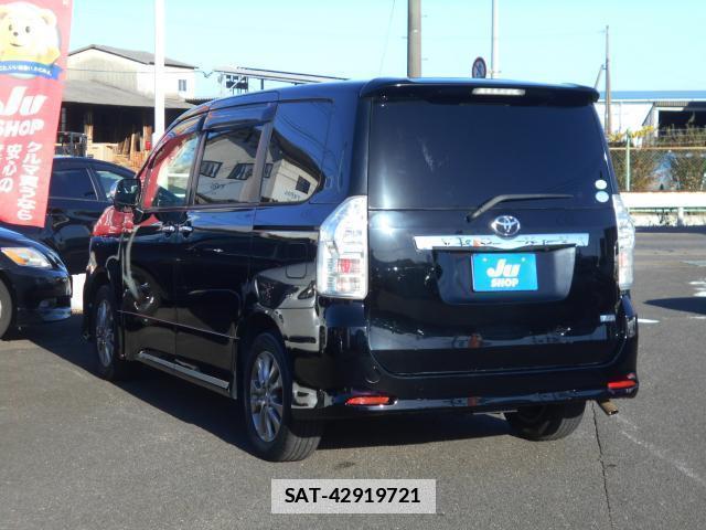Toyota VOXY 2011-11 7812061-14