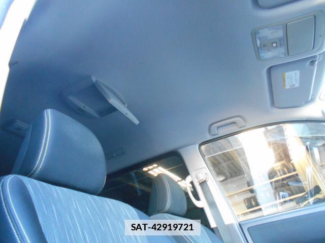 Toyota VOXY 2011-11 7812061-16