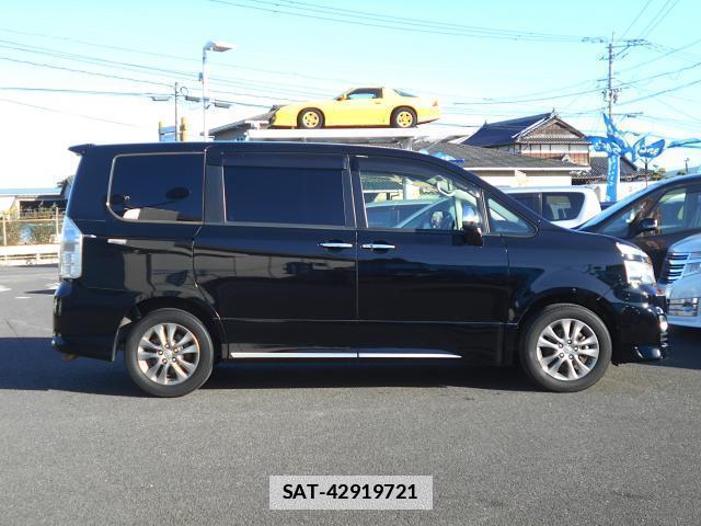 Toyota VOXY 2011-11 7812061-3