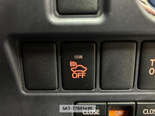 Toyota VOXY 2014-07 7812085-11