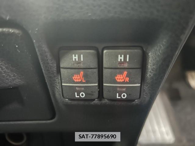 Toyota VOXY 2014-07 7812085-13