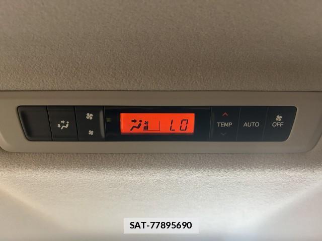 Toyota VOXY 2014-07 7812085-14