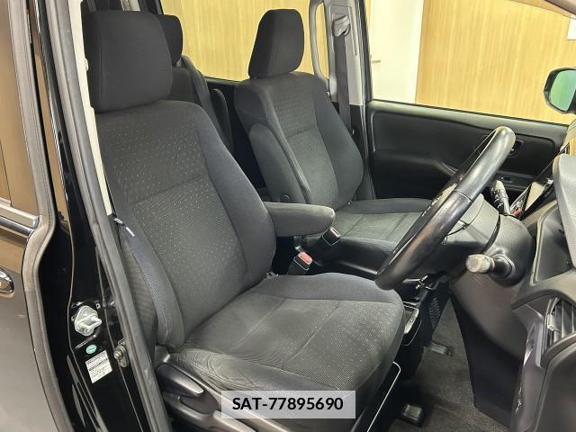 Toyota VOXY 2014-07 7812085-15