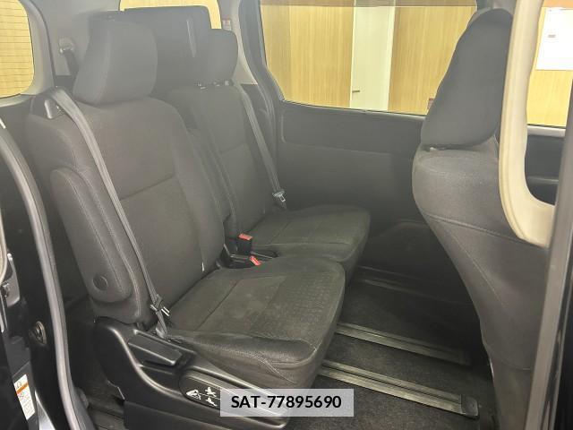 Toyota VOXY 2014-07 7812085-16