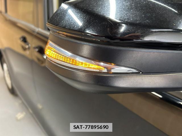 Toyota VOXY 2014-07 7812085-19