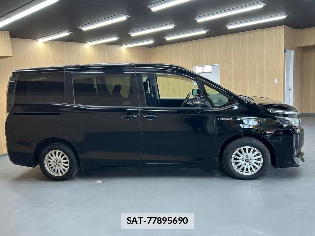 Toyota VOXY 2014-07 7812085-4