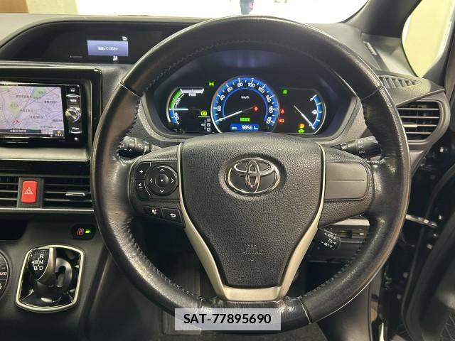 Toyota VOXY 2014-07 7812085-7