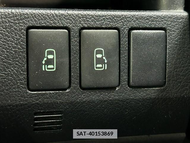 Toyota VOXY 2013-11 7812087-11