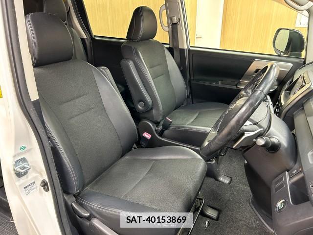 Toyota VOXY 2013-11 7812087-17