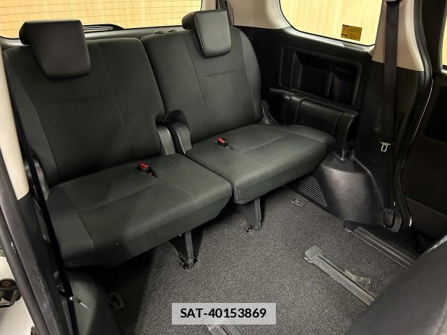 Toyota VOXY 2013-11 7812087-18