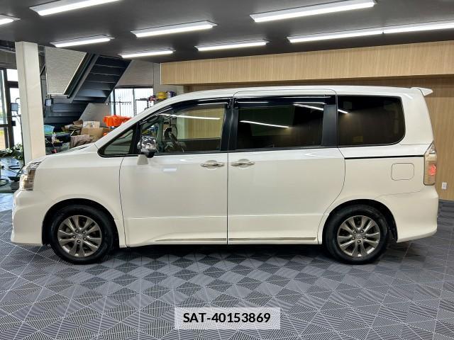 Toyota VOXY 2013-11 7812087-3