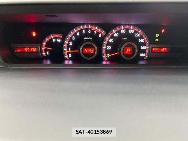 Toyota VOXY 2013-11 7812087-9
