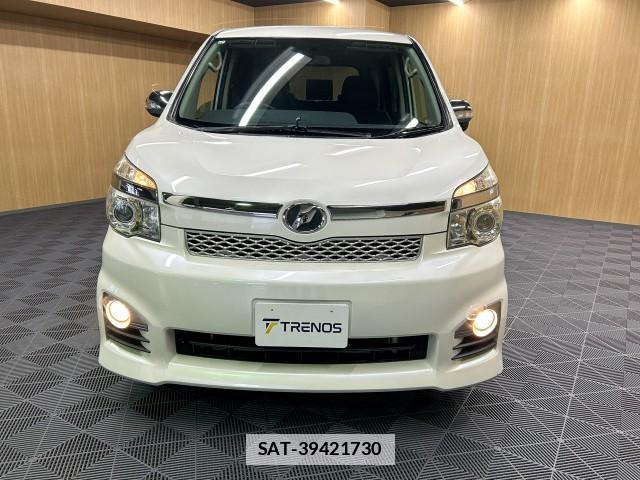 Toyota VOXY 2013-11 7812094-1