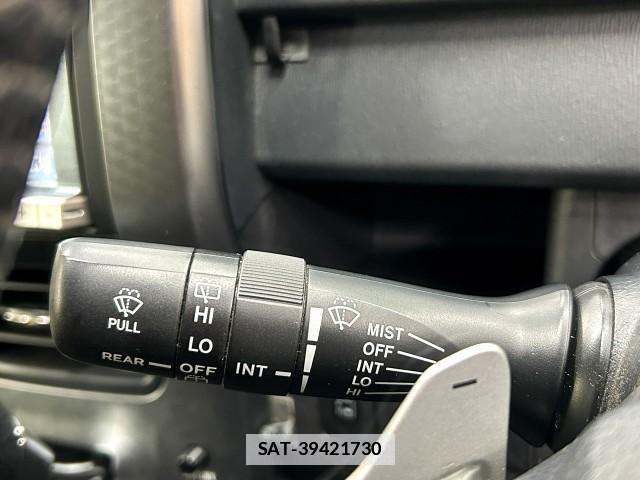 Toyota VOXY 2013-11 7812094-18