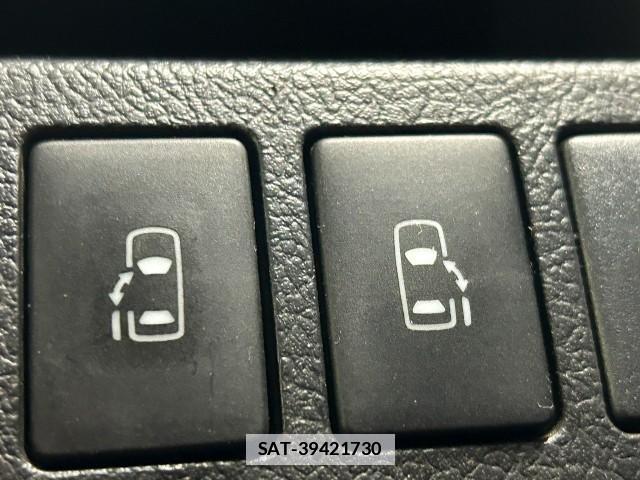 Toyota VOXY 2013-11 7812094-8