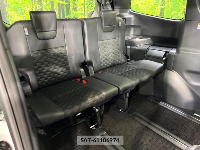 Toyota VOXY 2025-10 7812432-10
