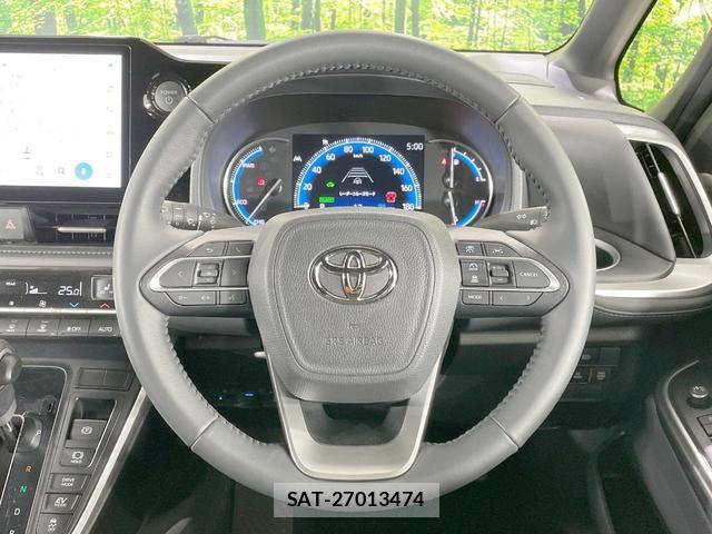 Toyota VOXY 2025-10 7812435-13