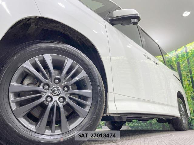 Toyota VOXY 2025-10 7812435-14
