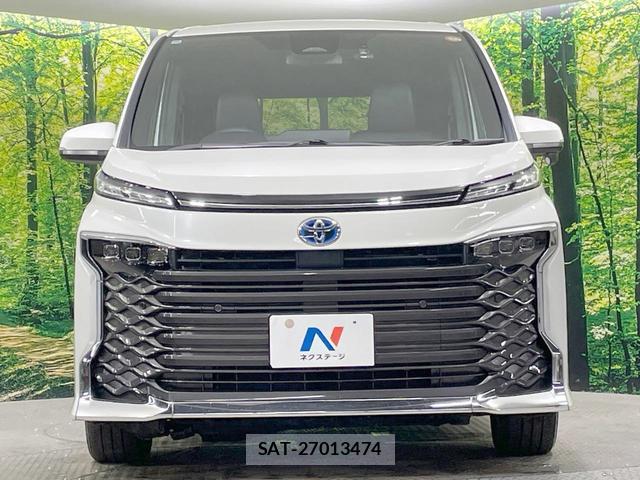 Toyota VOXY 2025-10 7812435-15