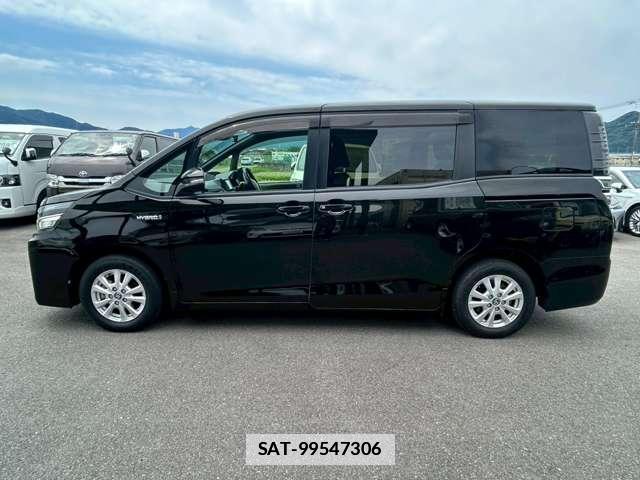 Toyota VOXY 2017-07 7812643-10