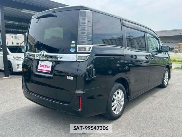 Toyota VOXY 2017-07 7812643-13