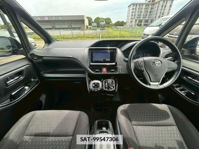 Toyota VOXY 2017-07 7812643-2