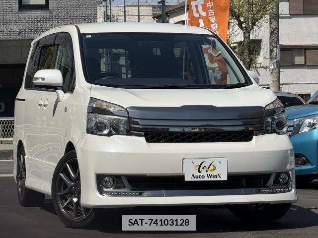 Toyota VOXY 2011-08 7812813-1