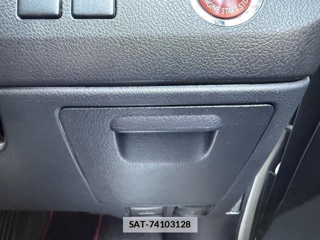 Toyota VOXY 2011-08 7812813-15
