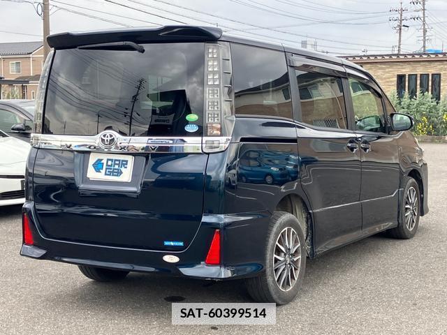 Toyota VOXY 2014-07 7812878-10