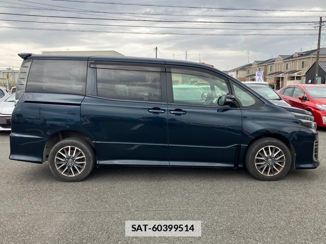 Toyota VOXY 2014-07 7812878-12