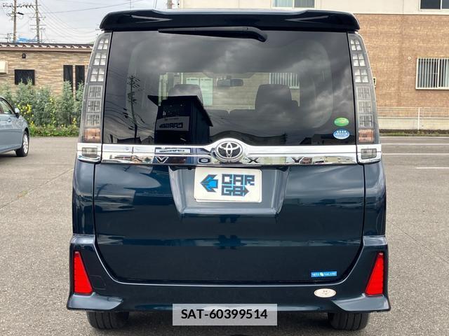 Toyota VOXY 2014-07 7812878-14