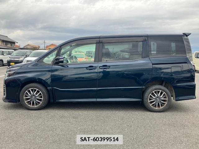 Toyota VOXY 2014-07 7812878-6